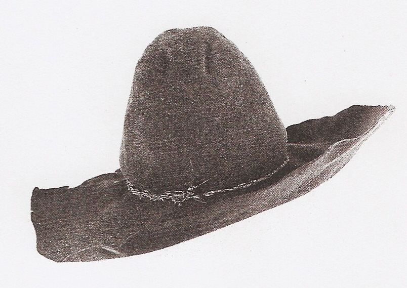 Шляпа 17 века. Шапка картуз 16-17 века. Широкополая мужская шляпа 17 век. Широкополая мужская шляпа 16 век. Картуз 19 века мужской головной.